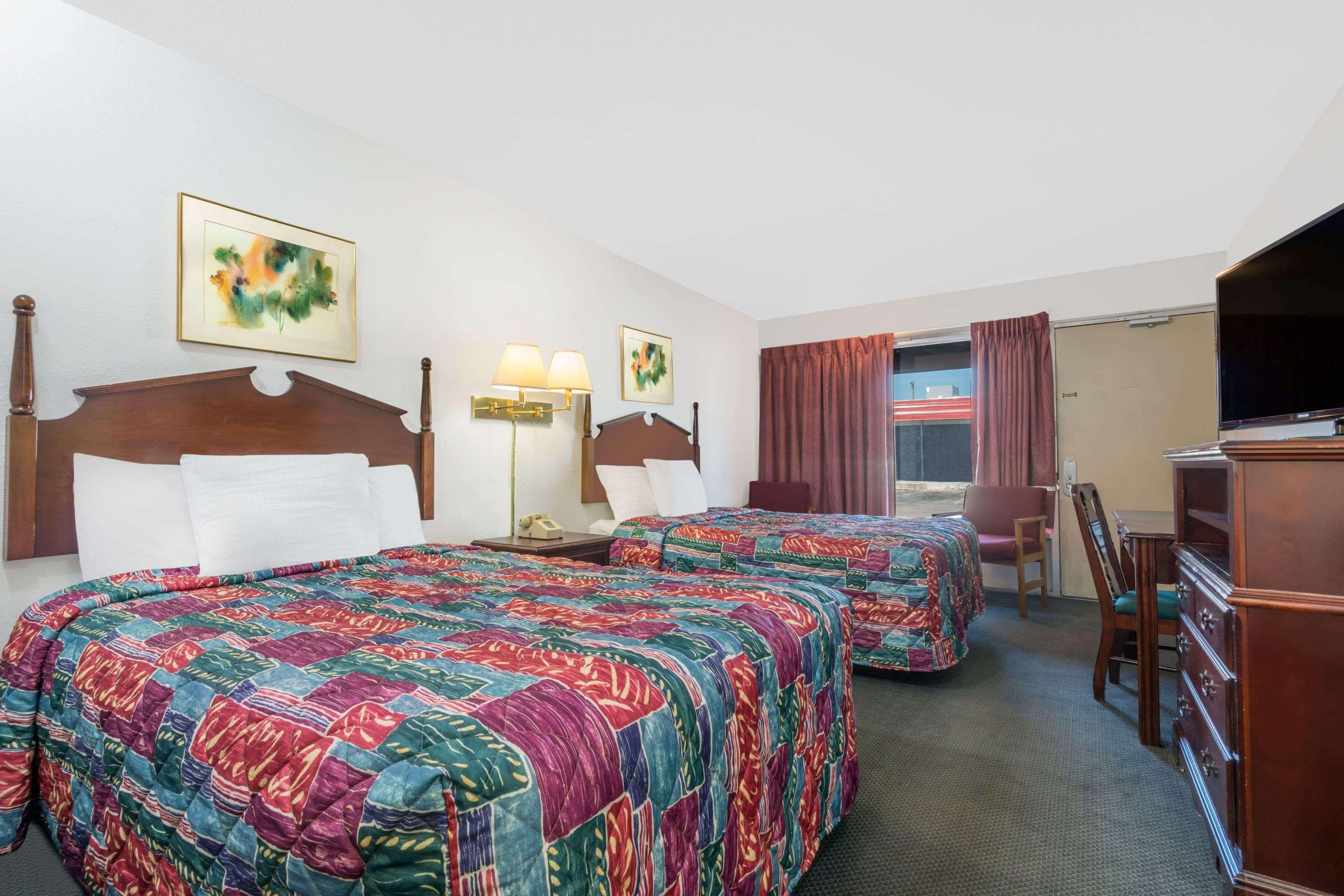 Days Inn By Wyndham Mt. Sterling Mount Sterling Exteriör bild